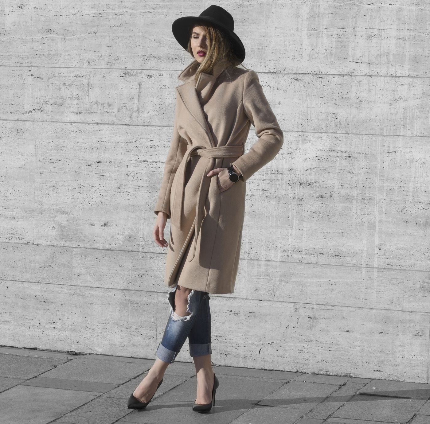 Last Minute Couture, Luana Codreanu, All The Vivids, enslucas, street style, camel coat, ripped jeans, Gino Rossi, Answear, H&M wool hat, trends, winter, fashion, style, fashion blogger, popular, cool, 2016, ootd, outfit, style blogger