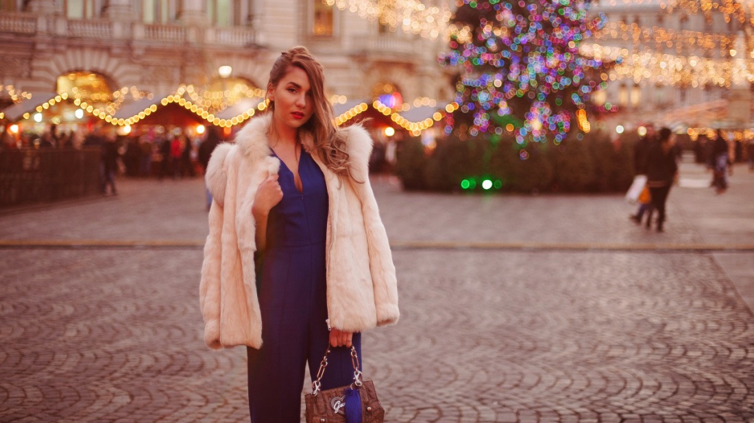 ANSWEAR, Christmas, CONTEST, GIVEAWAY, Luana Codreanu, blog, blogger, fashion blog, fashion blogger, style, style blogger, blue, jumpsuit, white fur, hairstyle, makeup, ootd, outfit, street style, Guess, AW2015, trends, fashion