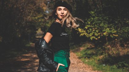 Luana Codreanu, Last Minute Couture, blog, blogger, fashion blog, fashion blogger, outfit, outfit inspiration, Jord Jord Watches, Wood Watch, Giveaway, inspiration, style, street style, fall trends, autumn, leather, high waist, green, lace, leather jacket, blonde, model, lifestyle